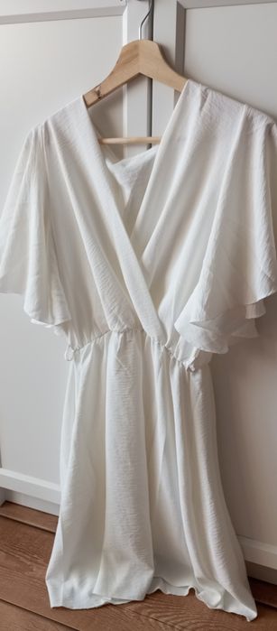 Oddam ubrania damskie.