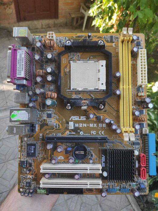 На запчастини ASUS M2N-MS SE