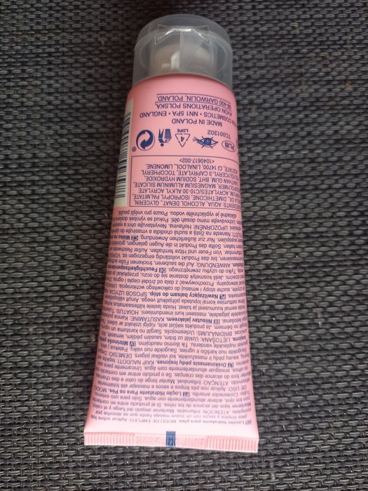 Nawilżający balsam do stóp Avon  guawa i marakuja