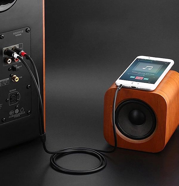 Ugreen kabel przewód audio 3,5 mm mini jack - 2RCA 2 m czarny (AV116,