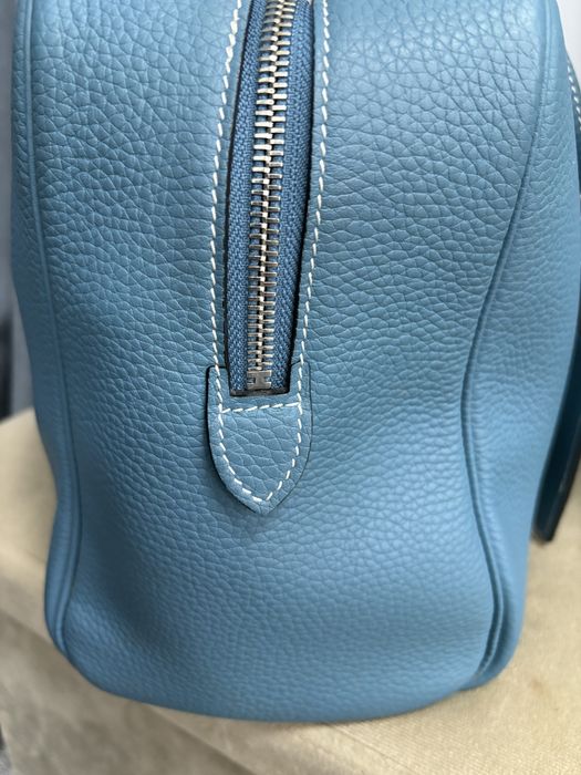 Шкіряна вмістка сумка, майже як нова