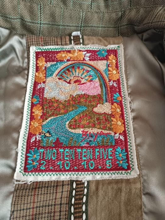 Blusão da marca Two Ten Ten Five