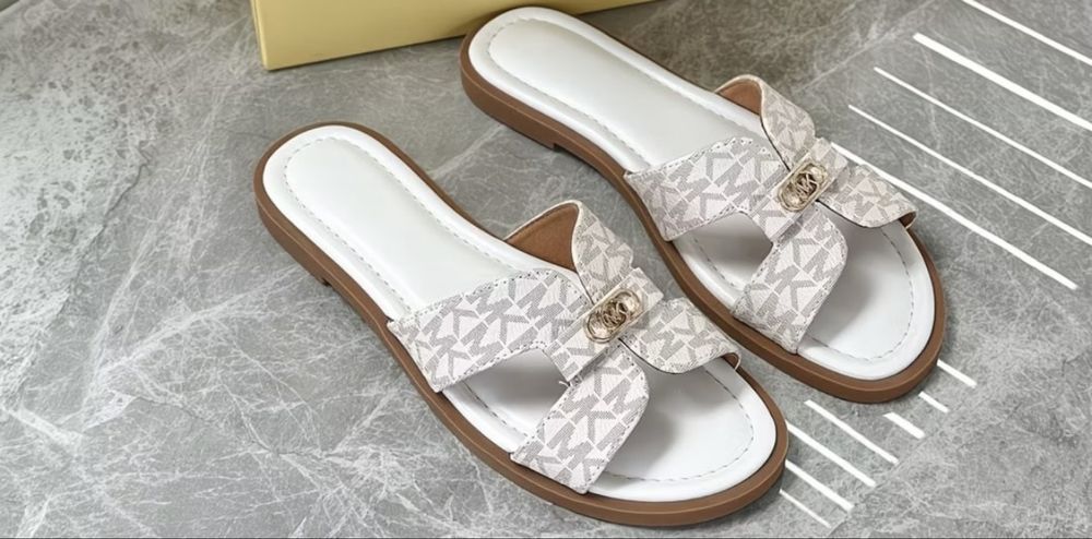 Шльопанці Michael Kors