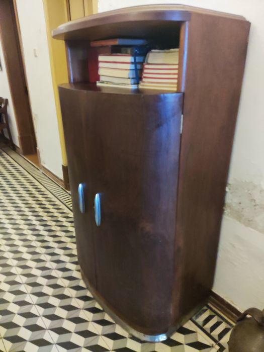 Armário com 6 gavetas