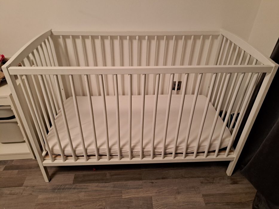 Łóżeczko niemowlęce białe 120x60 z materacem