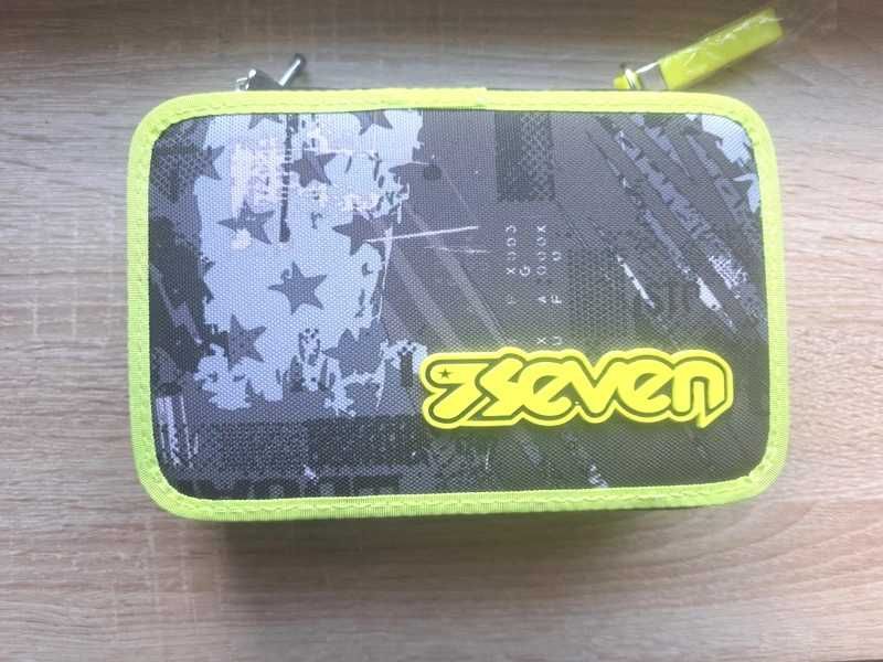 7Seven Piórnik szkolny, 3 komory, czarny z wyposażeniem
