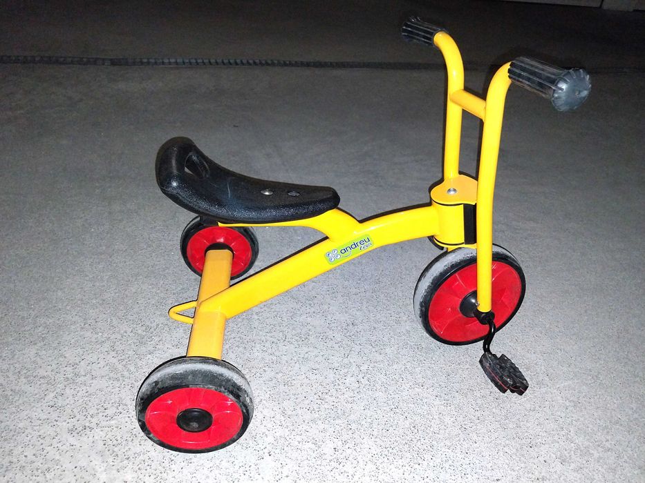 Triciclo criança
