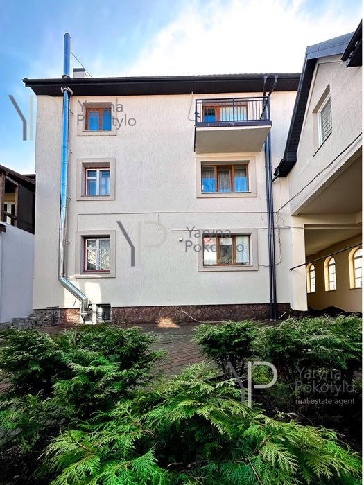 Продаж будинку по вул. Сулими