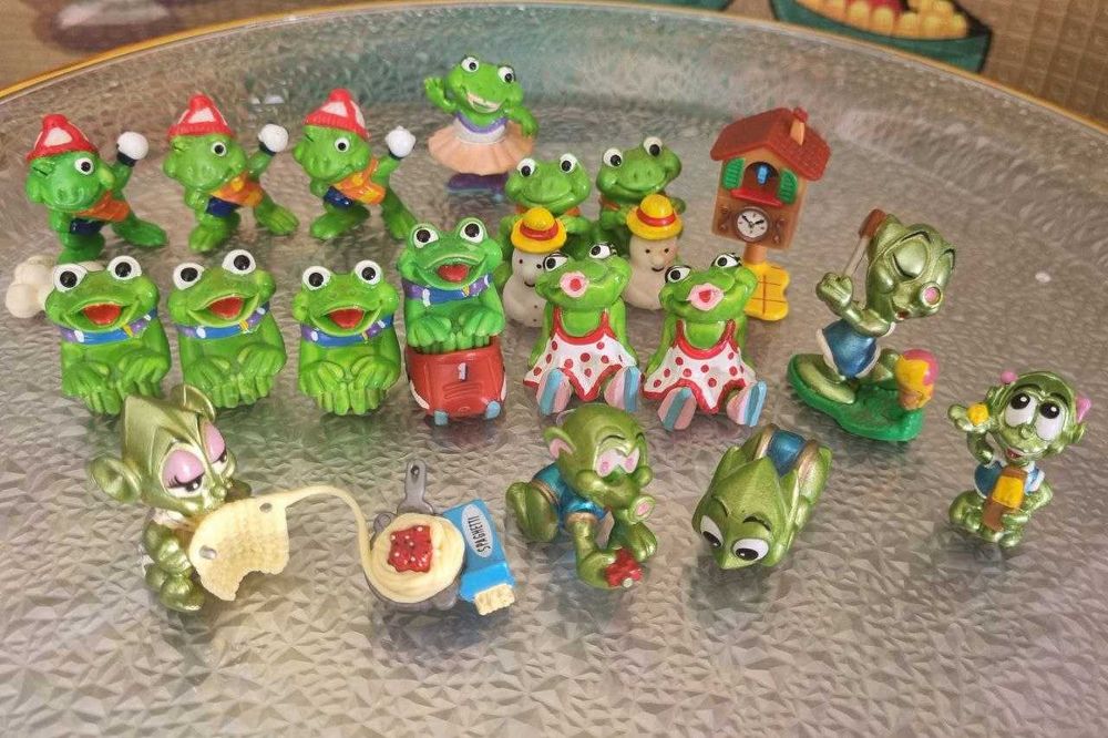 Продам іграшки Kinder, колекційні фігурки