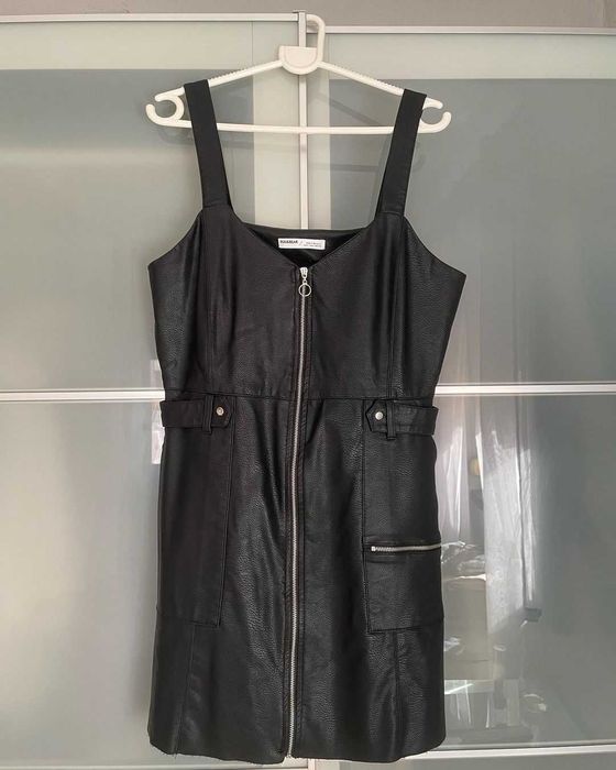 Vestido/Jardineira Saia em Imitação de Pele Preto Pull&Bear