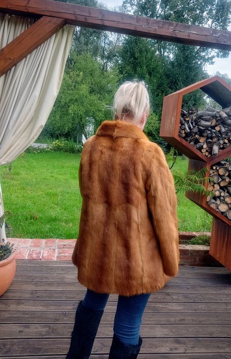 Futro jak z norek pomarańczowe