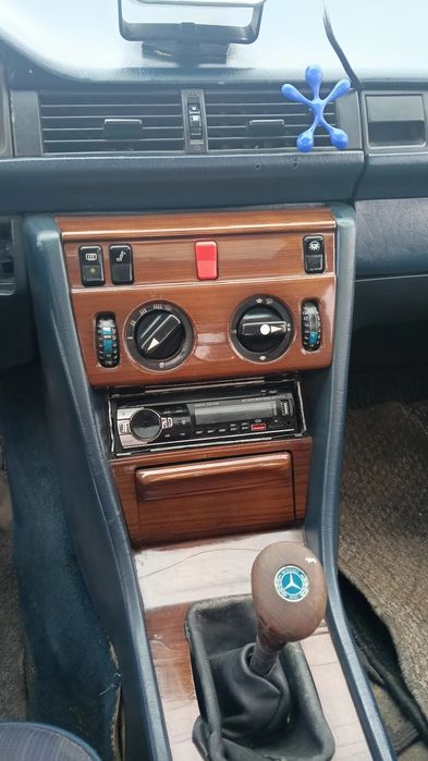 Мерседес 124 в непоганому стані