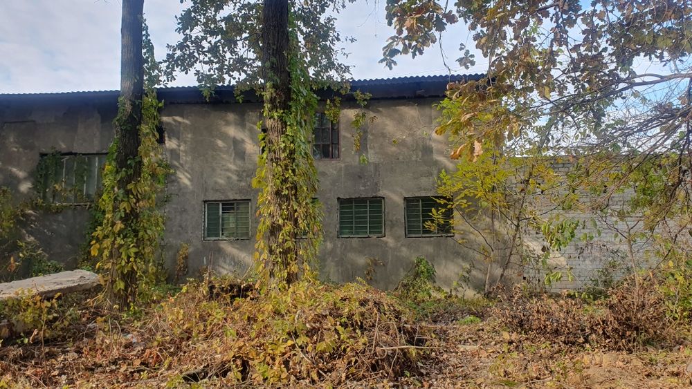 Продам приміщення під комерцію