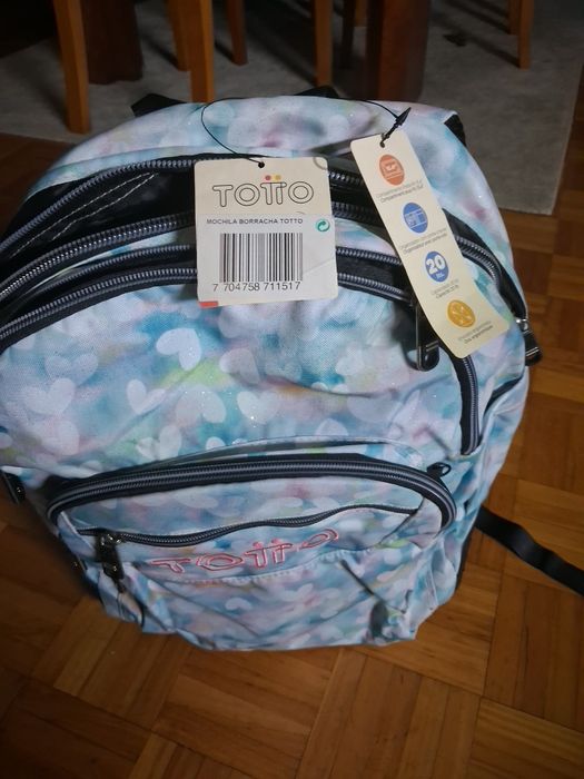 Mochila.    Toto