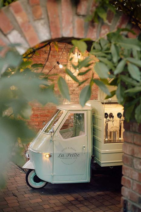 La Petite Van Piaggio Ape – mobilny bar na ślub | Włoski styl