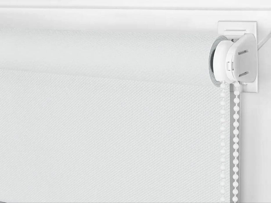 Практичні ролети на вікна: зручність та приватність для вашої оселі