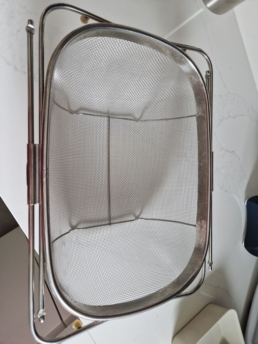 Escorredor metálicos ajustável