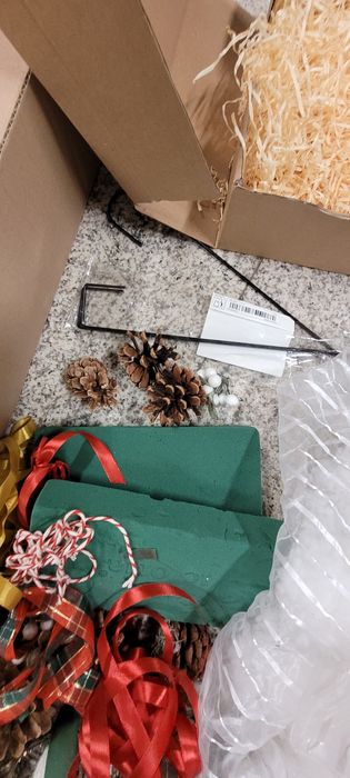 Dekoracje świąteczne choinka dodatki śnieg