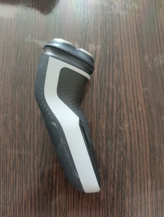 Електробритва PHILIPS серії 1000