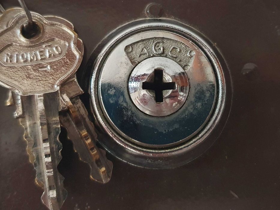 Fechadura AGC Rio Meão, 4 Entradas, Direita, com Tranca Lança Fecho