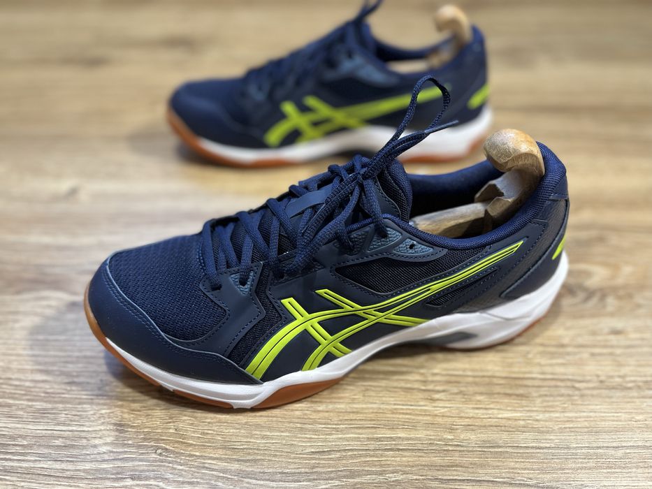 КРОСІВКИ ASICS Men's Gel-Rocket 10 Нові. Розмір 46(29 см.)
