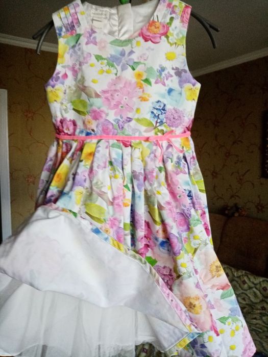 Нарядне плаття для дівчинки