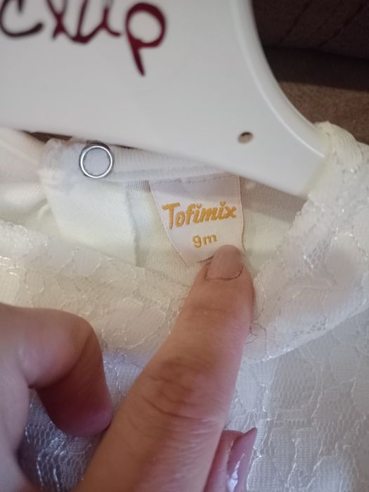 Нарядне плаття для дівчинки з фатином на рік 9місяців