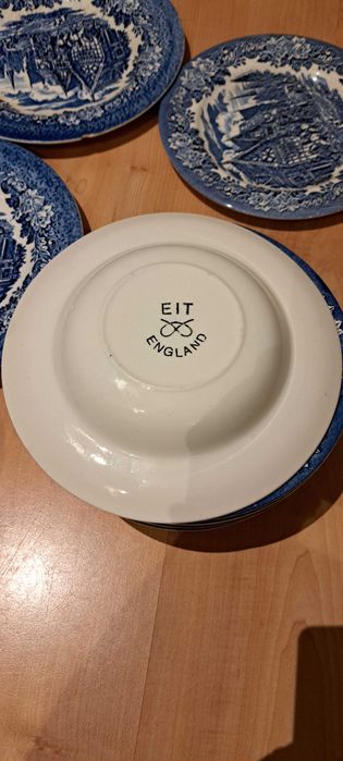 Louça Eit England