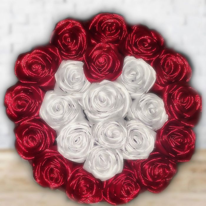 Квіти з атласної стрічки