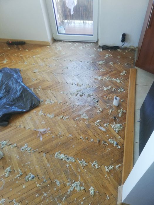 Cyklinowanie bezpyłowe, renowacja starych podłóg drewnianych.