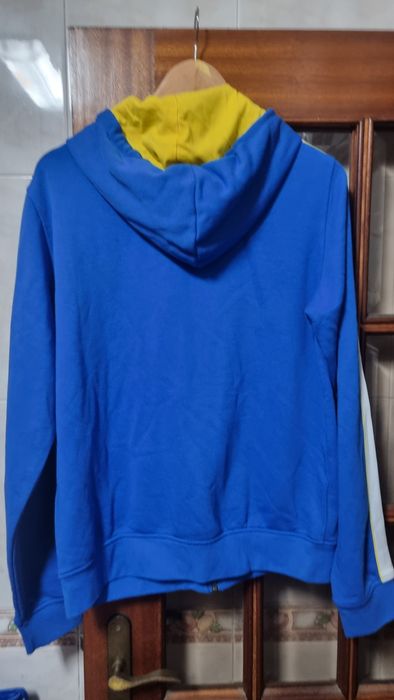 Sweter  com capuz do porto.