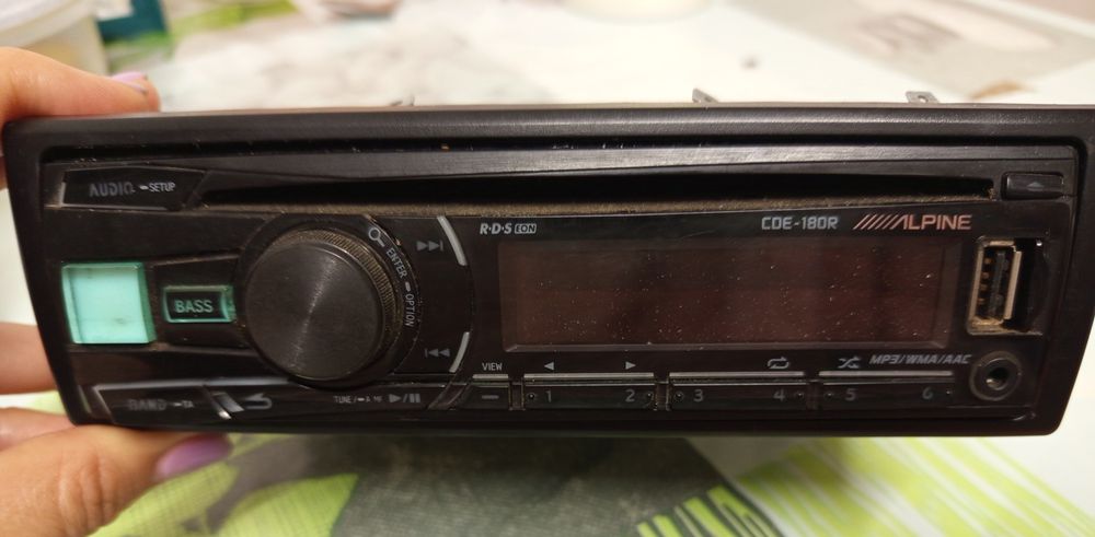 Auto rádio CDE-180 r Alpine