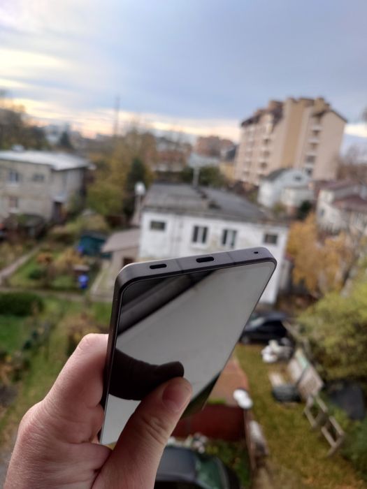 Топовий  японський флагман sharp r8pro