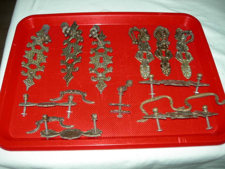 Puxadores antigos para moveis. Metal amarelo