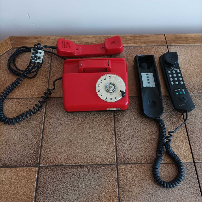 Telefon stacjonarny z czasów PRL