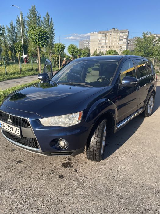 Mitsubishi Outlander XL 3.0 V6 2011p.