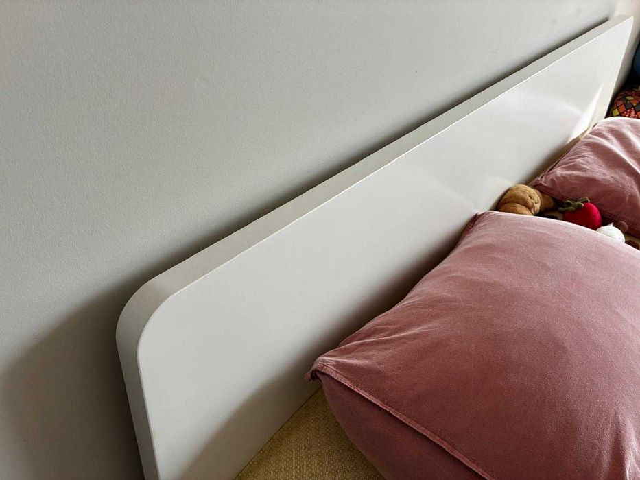 Estrutura de Cama de Casal IKEA (160x200cm) – Branca, Como Nova