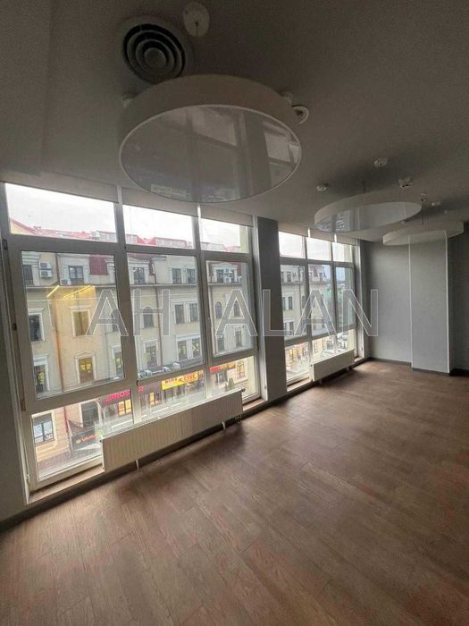 Оренда  офісу на вулиці Спаській. Поділ