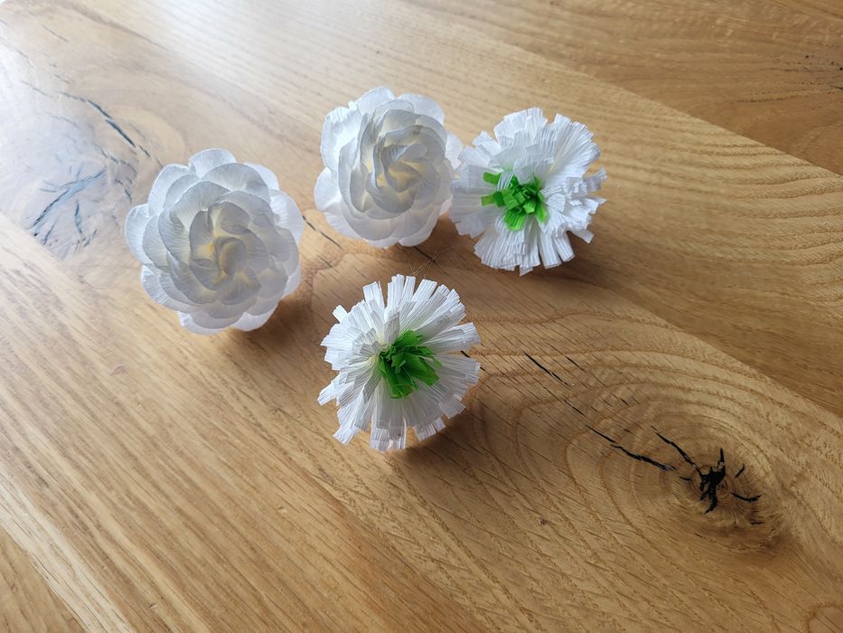 Kwiaty z bibuły krepiny KOMUNIA.