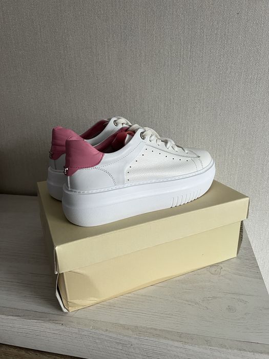 Кросівки ( шкіра)