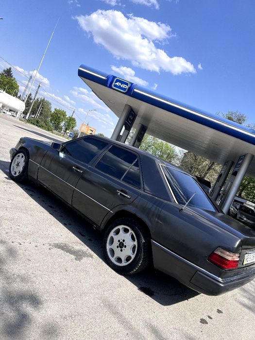 Мерседес 124 2.2 Газ Автомат