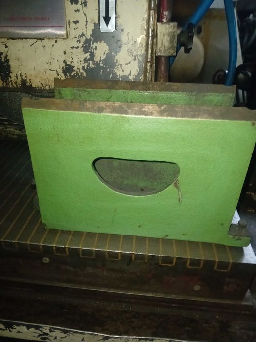 Retificadara plana com prato electromagnético Curso 750mm.