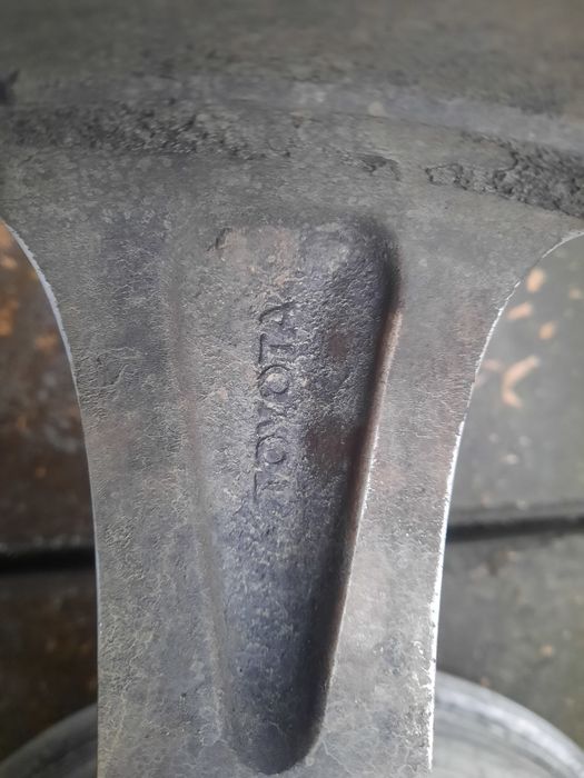 Диски 5/114,3/r18 et 35 dia 60.1 тойота лексус