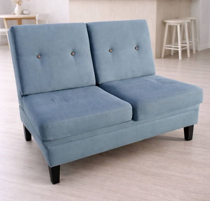 Продаю диван в хорошем состоянии  120*70*90