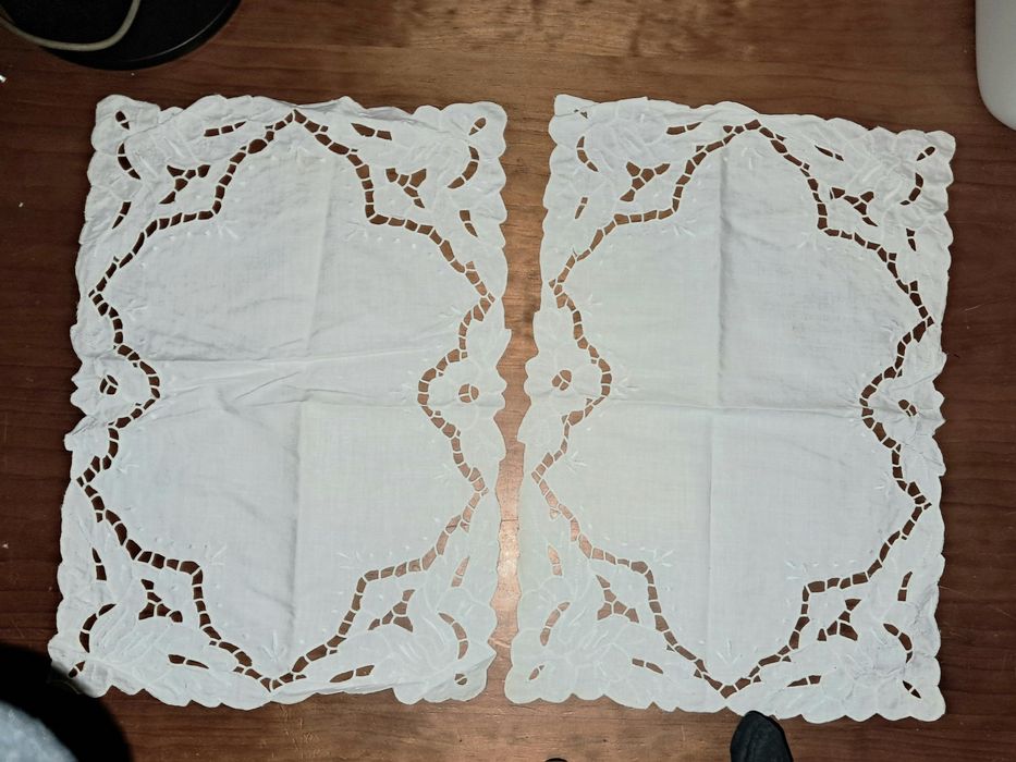 Conjunto textil com bordados