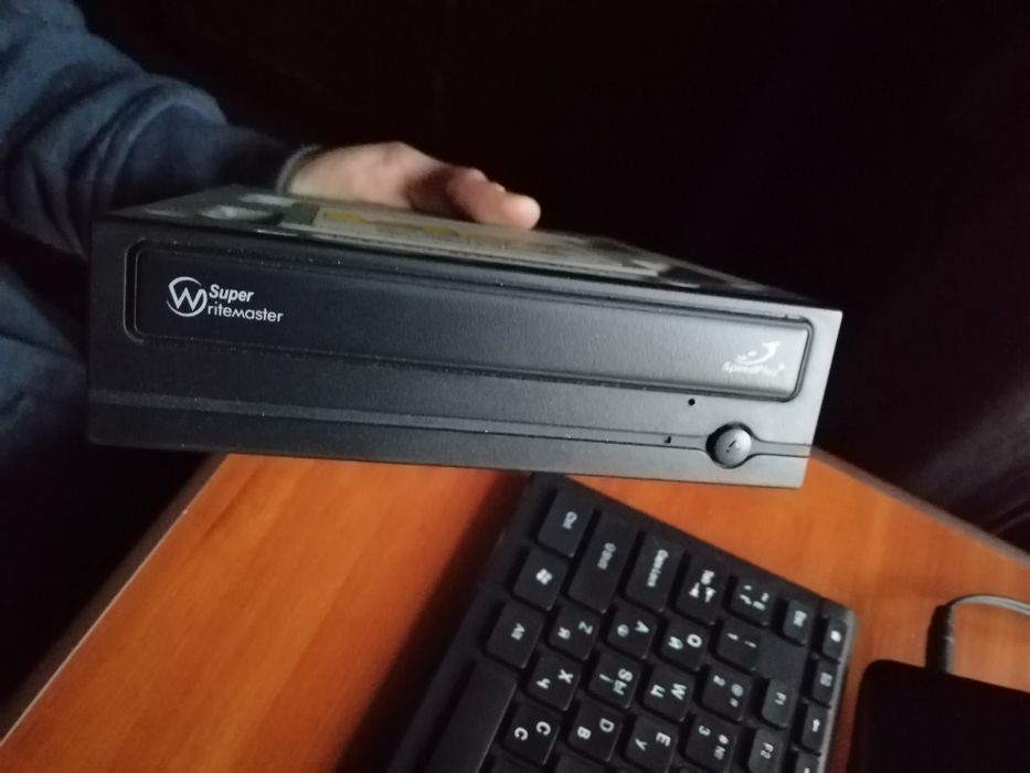Оптичні приводи DVD-RW