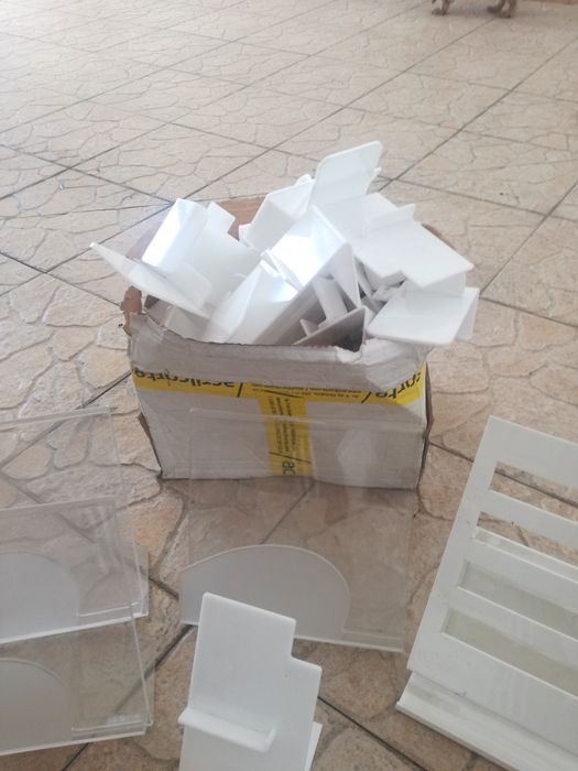 Expositores em acrílico branco vários modelos e tamanhos