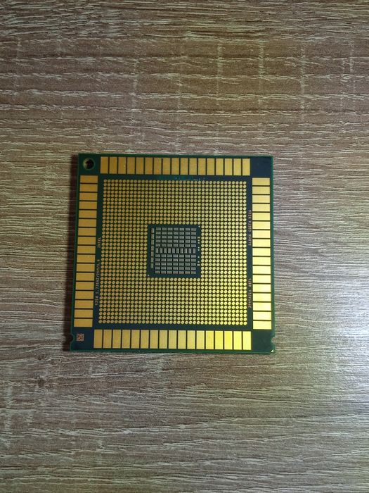 Процессор ITANIUM большой, серверный, красивый в коллекцию