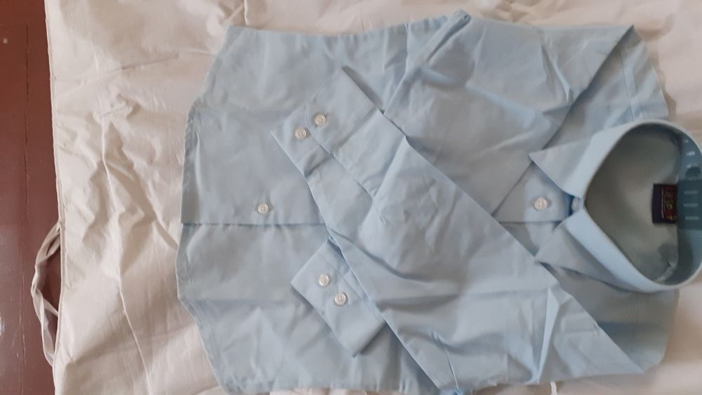 рубашки новые девичьи, школьные.