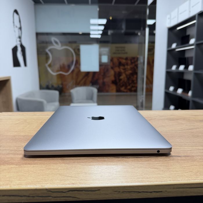 MacBook Pro 2017 { i5 | 8gb | 256 ssd } ідеальний стан . 40734SV